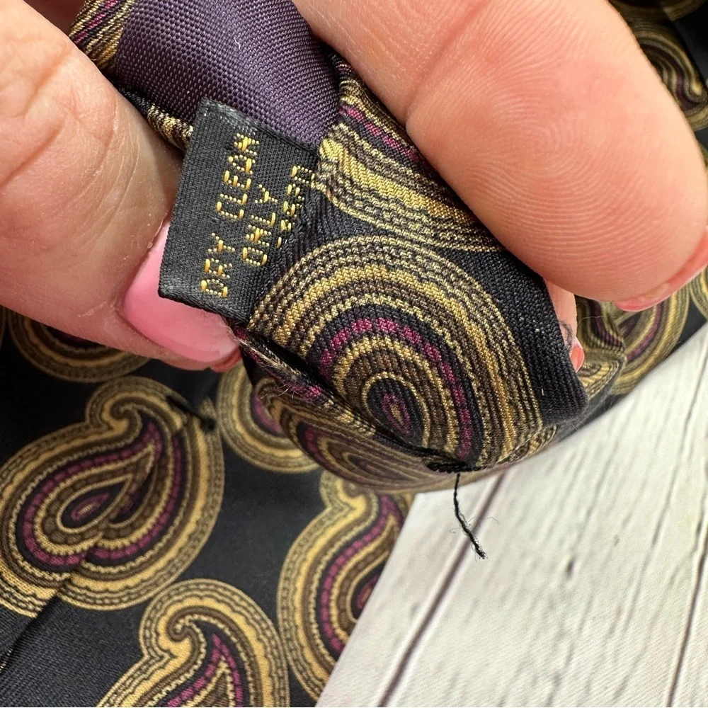 vtg Hart Schaffner Marx black Paisley silk Tie office professional